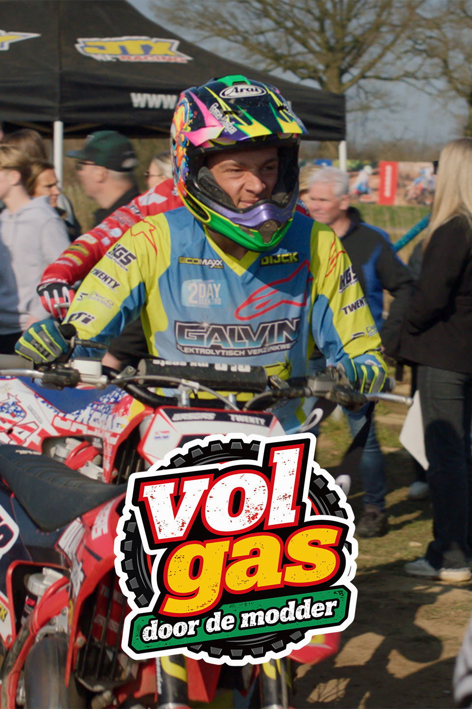 Vol gas door de modder