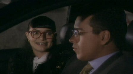 Freddy finds Aura Mar&iacute;a with another man