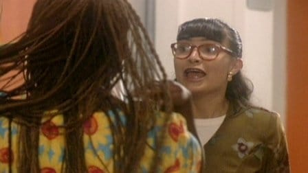 Jenny the lover of Sof&iacute;a's ex-husband comes to Ecomoda