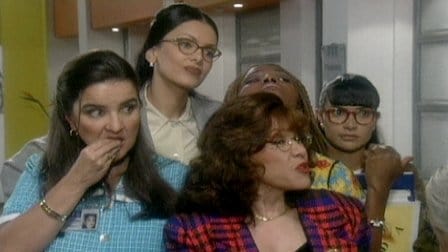 Sof&iacute;a tries to get Jenny out of Ecomoda