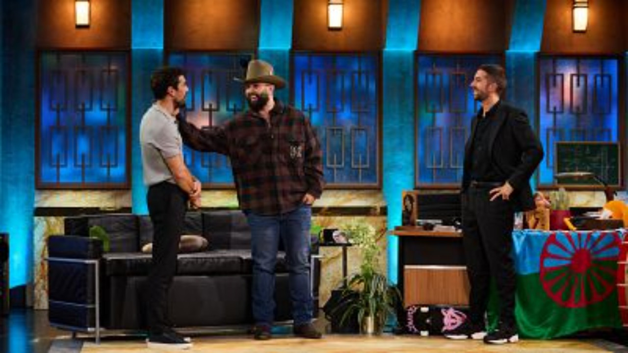 Mario Casas y la cantante mexicana Carín León