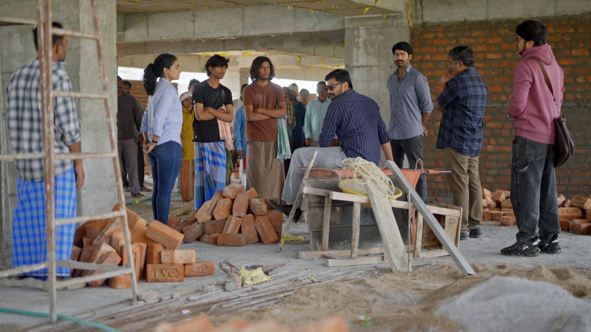 ¿Quién está detrás?