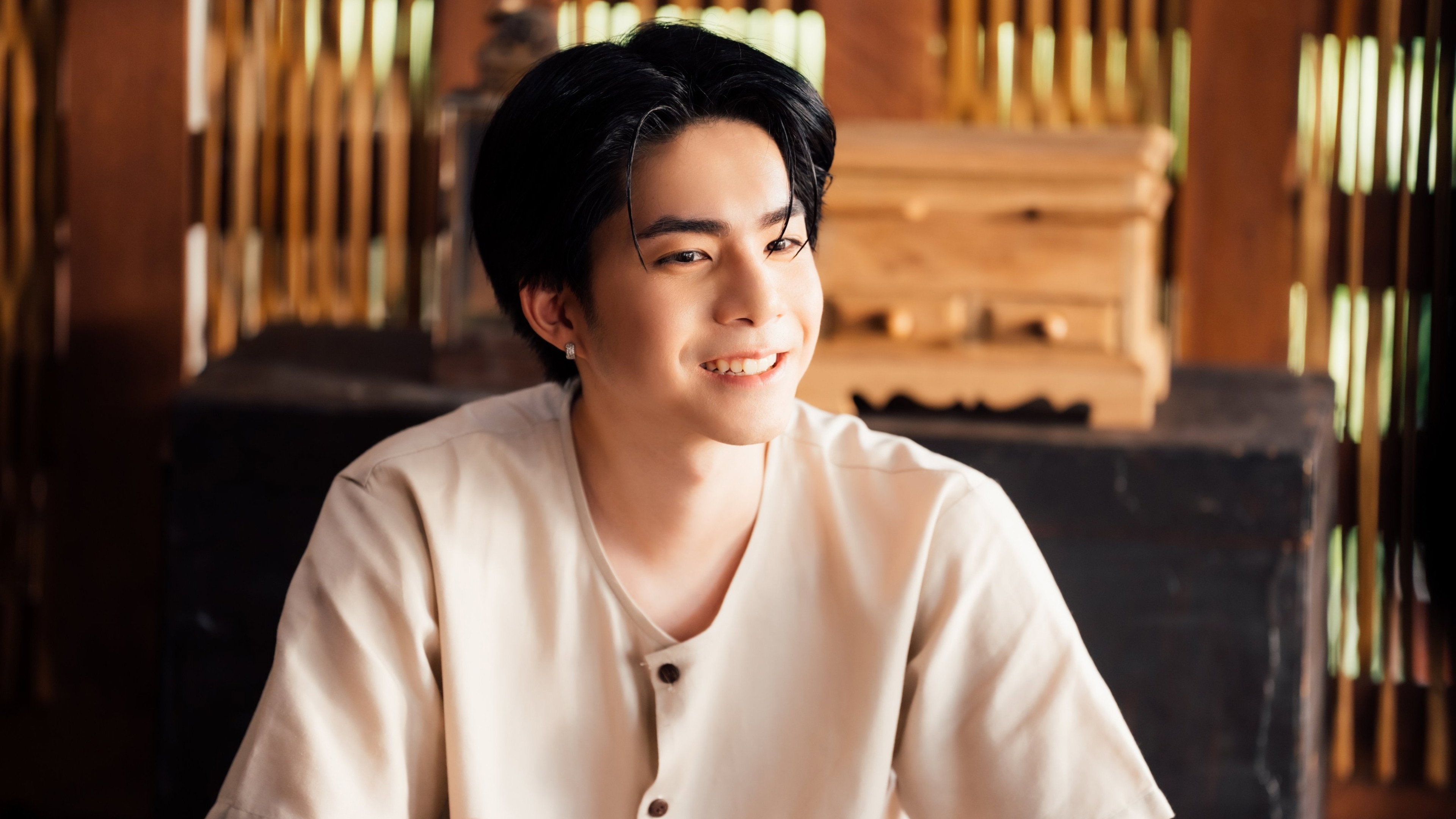 Ojos que se encuentran en un mar de anhelo