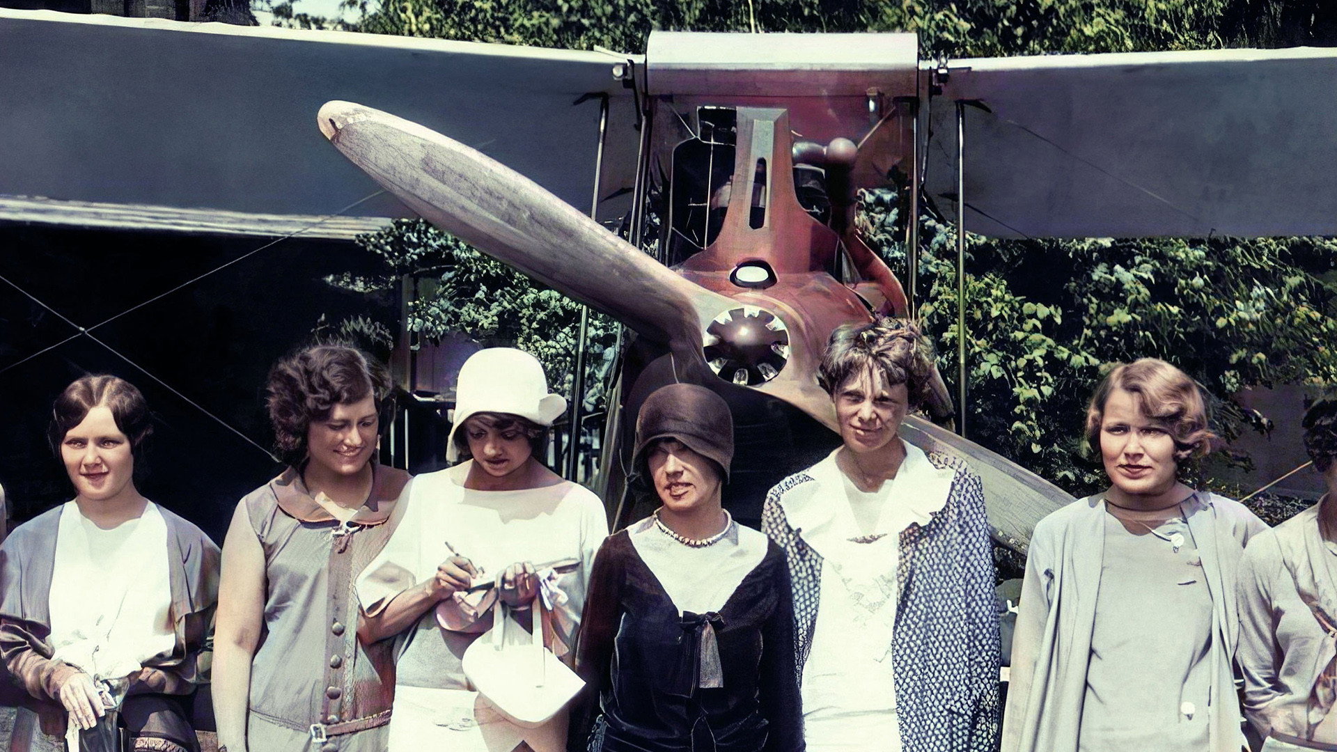Dirigibles, piloto mujeres y automóviles