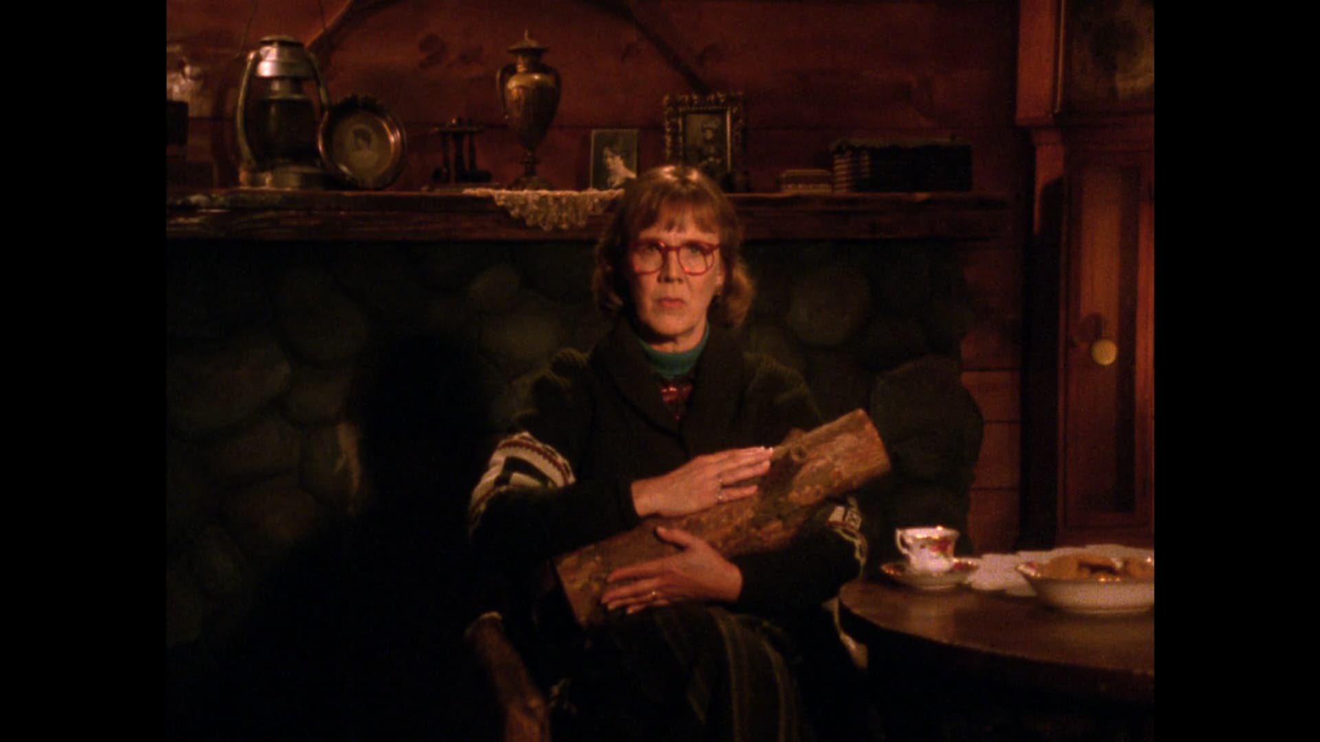 Log Lady Introduction - S1E