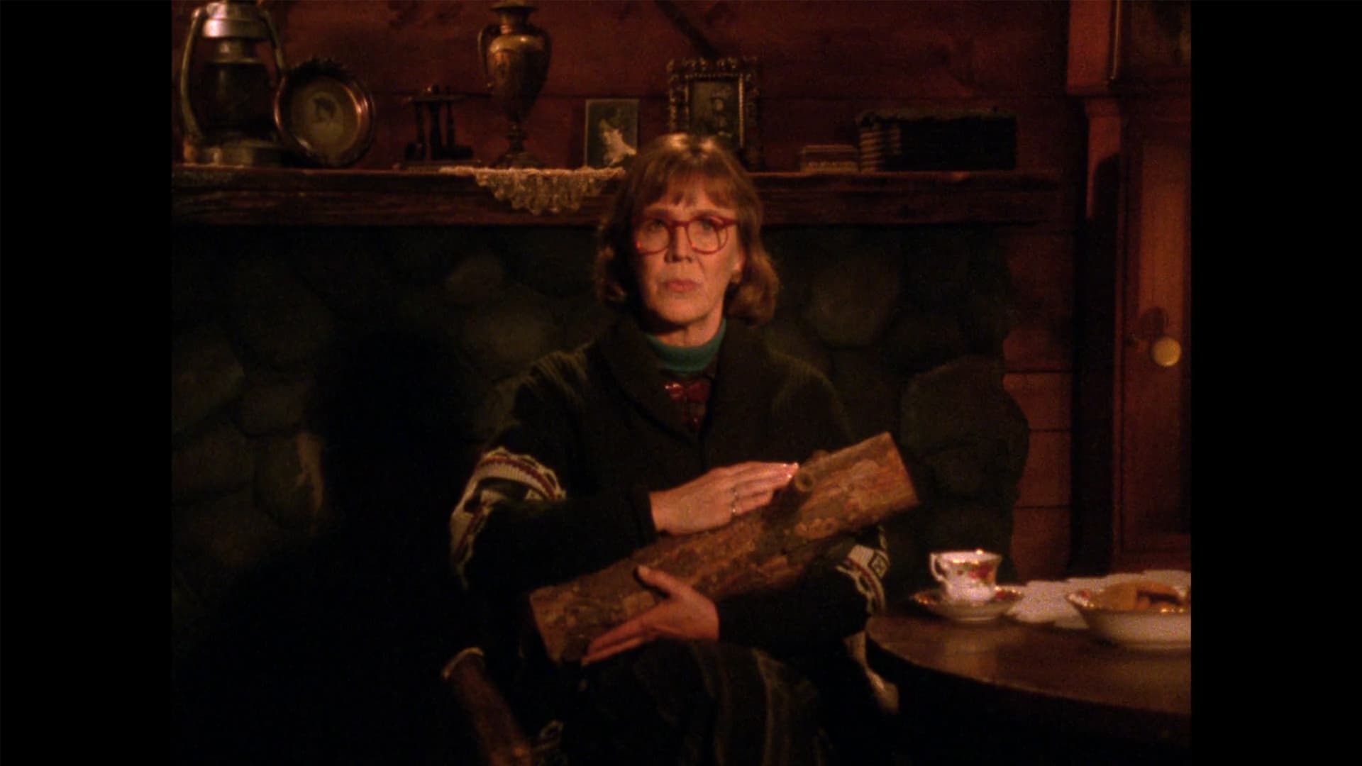 Log Lady Introduction - S1E4