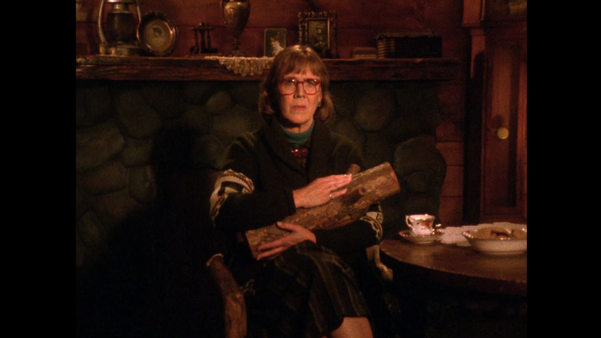 Log Lady Introduction - S1E7