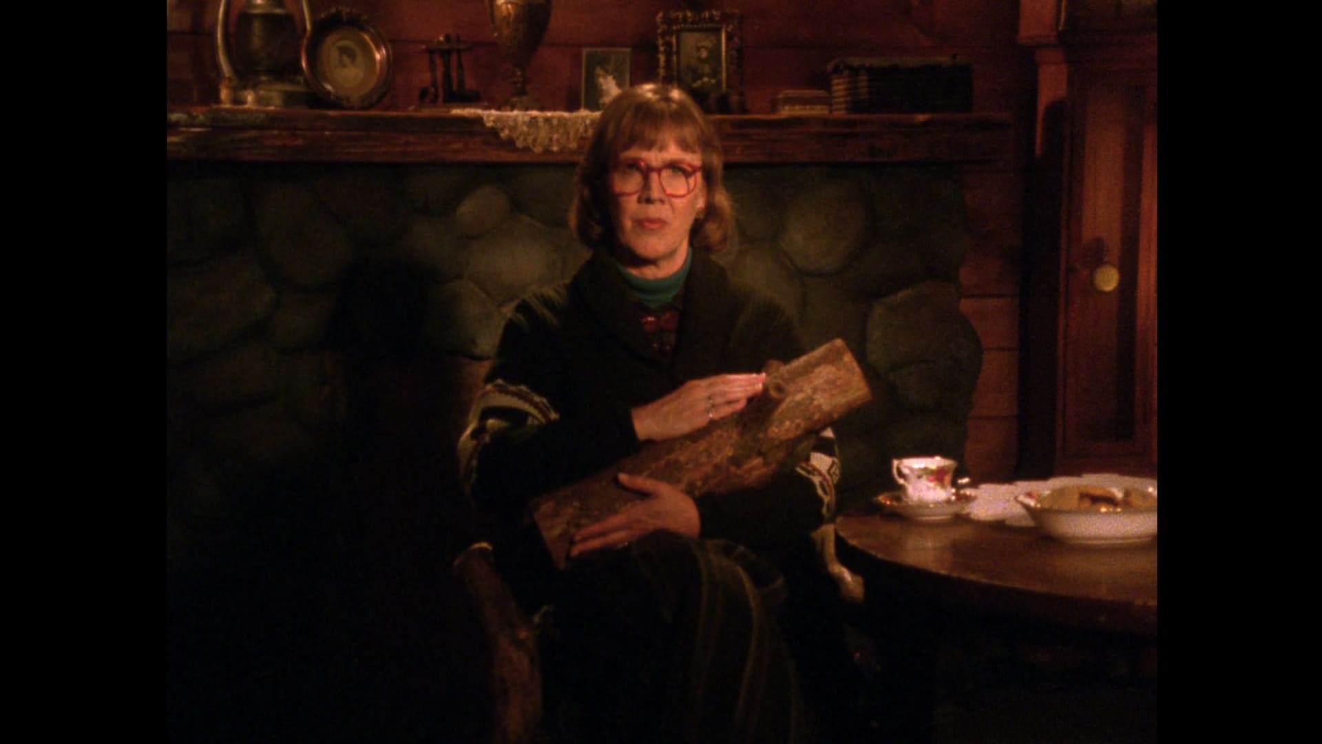 Log Lady Introduction - S1E8