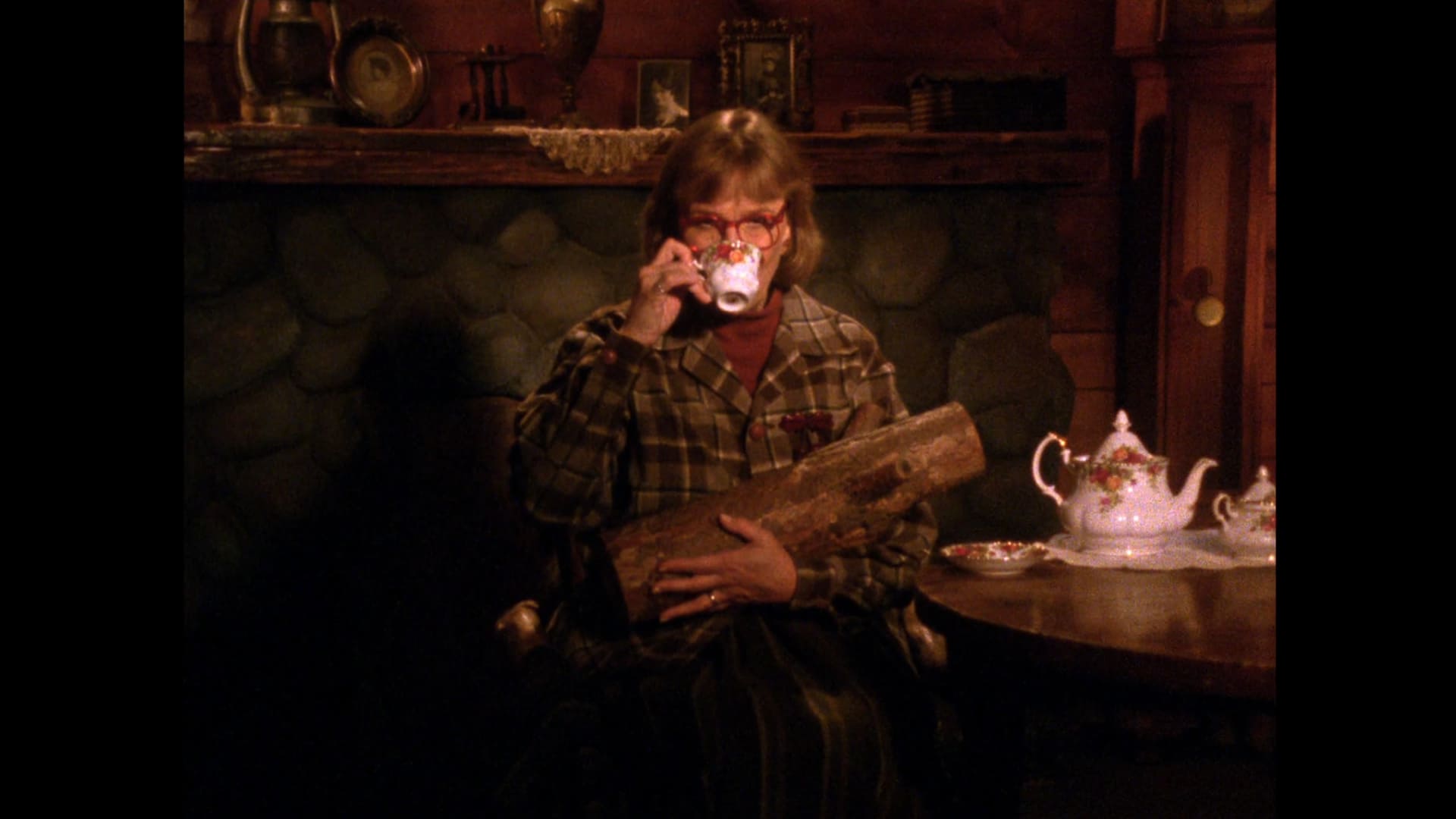 Log Lady Introduction - S2E8