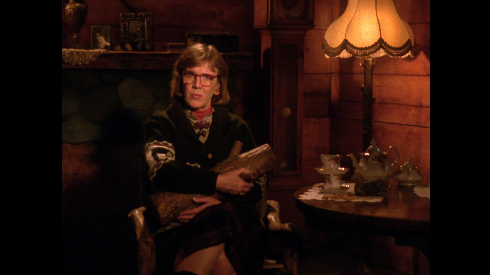 Log Lady Introduction - S2E17