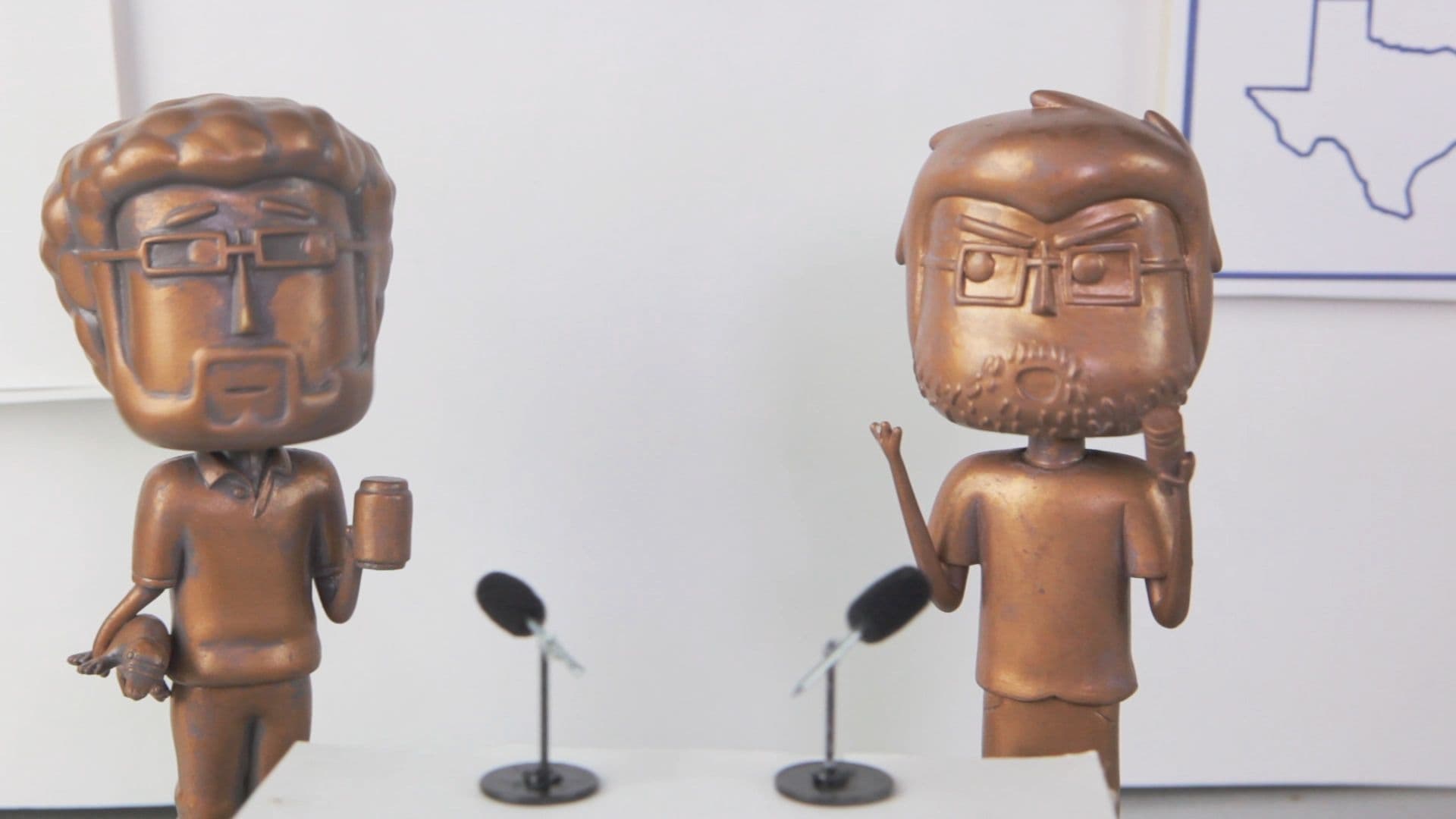 Bobble Headed Adventures - The Great iPhone Debate