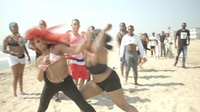 Mala influencia en la playa